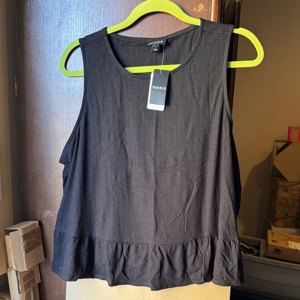 Torrid ruffle crop top